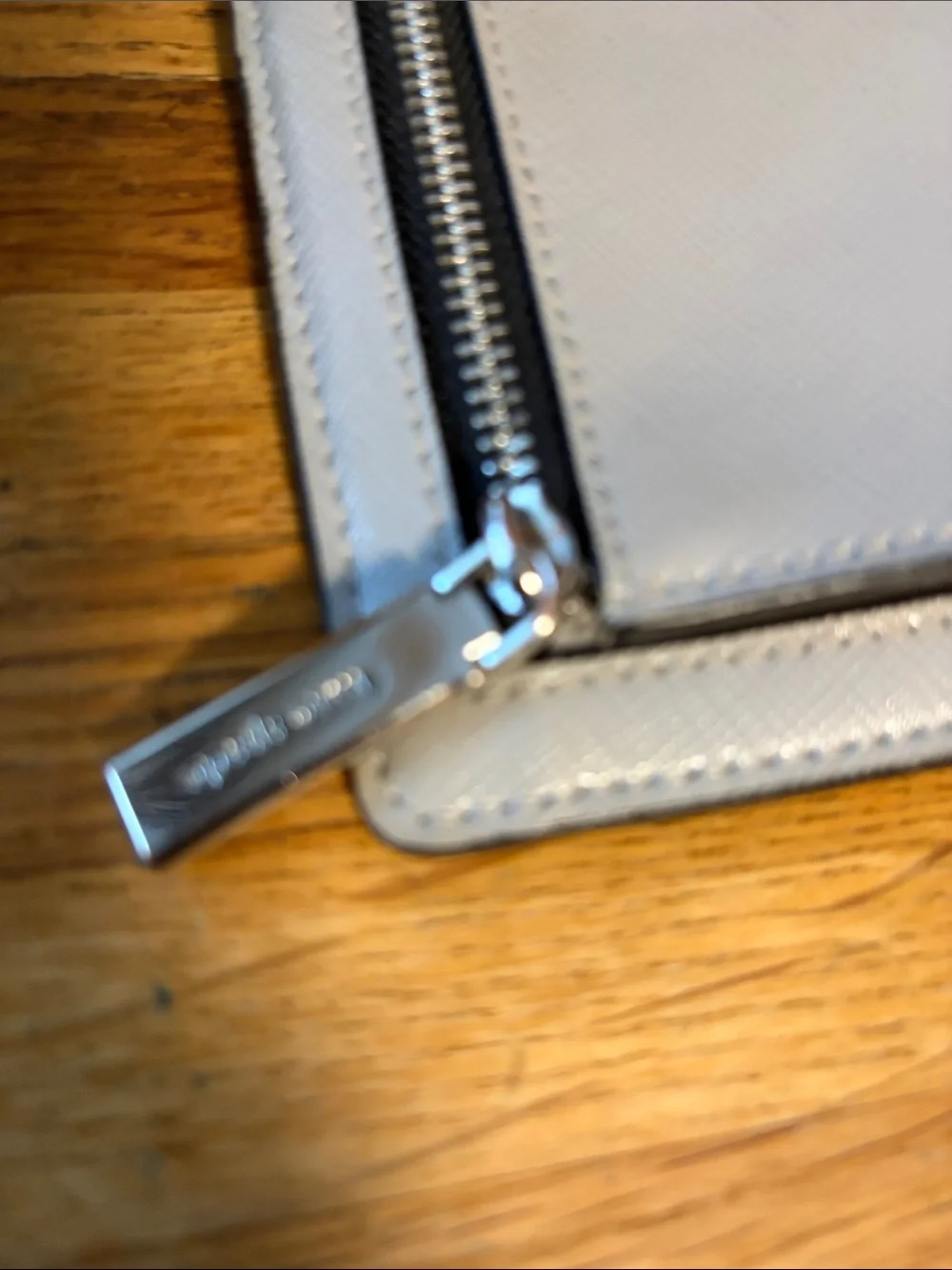 kate spade White and Light Gray Saffiano Zip Long Wallet GUC